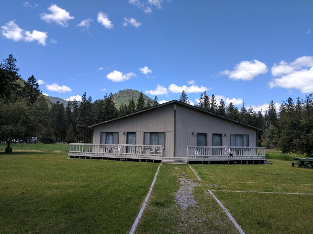 Rock Creek Mercantile & Motel Clinton Bagian luar foto